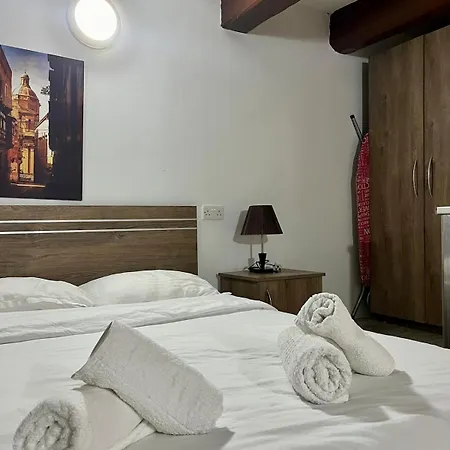Nazzarena House - *